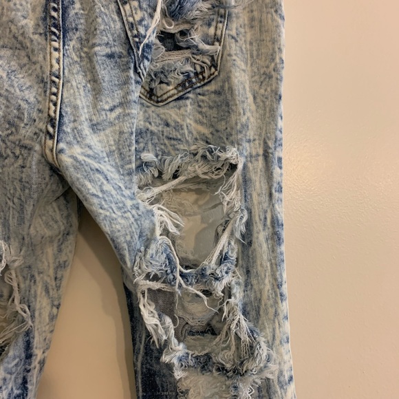 Denim - Picture 5 of 6